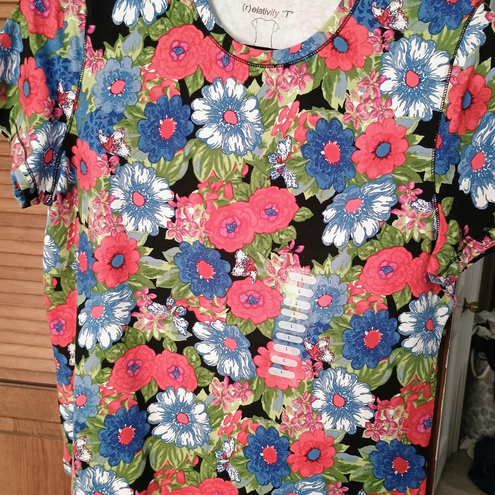 Relativity Floral Short Sleeve Top - Red, Blue, Green